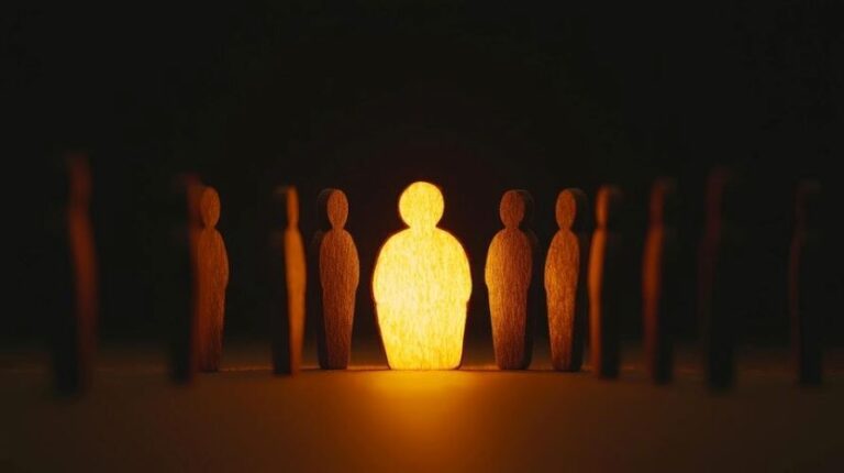 Individualidade. Encontrar o equilíbrio entre o "eu" e o "nós" é crucial para construir uma sociedade mais conectada e empática.