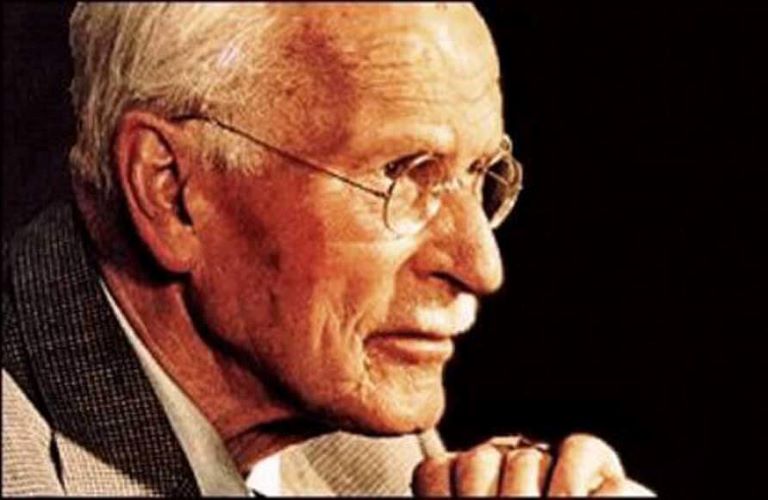 Carl Jung e a Depressão: Como Ouvir a Dor Pode Levar ao Autoconhecimento Profundo. A visão sobre a depressão como uma mensageira da alma