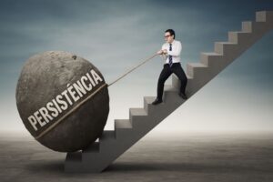 Persistência diária. Às vezes, a maior demonstração de força não está nos grandes feitos visíveis, mas na coragem silenciosa de continuar