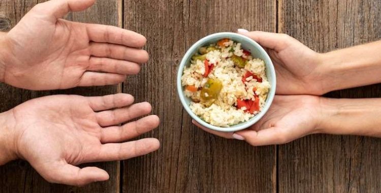 A Fome: Um Grito Silencioso de Injustiça Social. A fome é um problema que transcende a falta de recursos. É um sintoma de um sistema falido