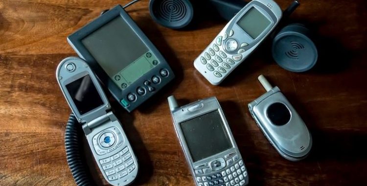 Dumbphones A Demanda por Celulares Menos Inteligentes e por que as empresas estão relutantes em fabricá-los? Saiba mais em nosso site