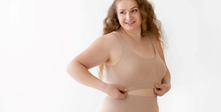 Mulheres com seios grandes malham menos